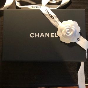Authentic Chanel magnetic gift box 10.5x6.5x4